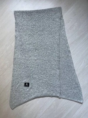 Bufanda gris lana Chanel muy rara Foto 1 de 4