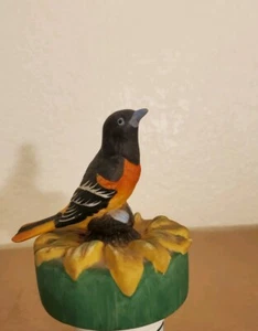 Oriole bird on flower decanter, with maryland on base - Picture 1 of 12