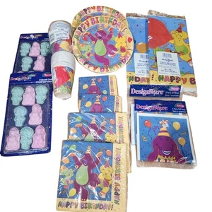 Juego de suministros de fiesta de cumpleaños Barney vintage artículos de diseño platos tazas servilletas tiza - Imagen 1 de 11