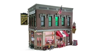 Woodland Scenics BR5844 O Built-&-Ready Corner Emporium Building - Picture 1 of 8