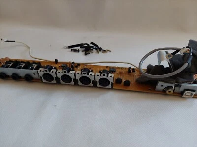 Tyros1 - Jeu Midi In/Out, Video Out, USB, Pédales Plug In avec Vis Incluses - Photo 1/4