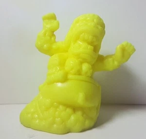 Monstruo en mi bolsillo años 90 Baba Yaga serie 1 #18 ¡Raro amarillo neón!! - Imagen 1 de 10