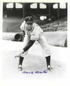 Signed  8x10 MORRIE MARTIN Philadelphia A's Autographed photo - COA - Picture 1 of 1