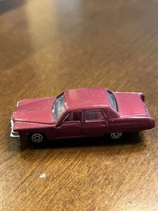 Vintage Yatming Cadillac Fleetwood Brougham Diecast Burgundy Car 1053 - Picture 1 of 7