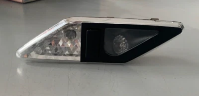 01-06 BMW 325I верхний считывающий фонарь четверть панели справа 2JA 007 877-02 OEM - Изображение 1 из 4