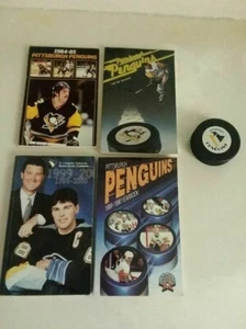 MARIO LEMIEUX 4 Pittsburgh Penguins media guides (1984-2000) plus Penguins puck - Picture 1 of 4