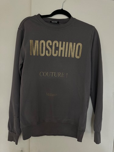 FELPA CON CAPPUCCIO MOSCHINO COUTURE STAMPATA IN COTONE.