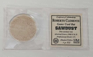 Roberto Clemente Game Used Bat Sawdust by the Highland Mint - Picture 1 of 1