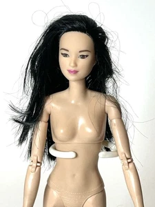Barbie Hecha para Moverse Asiática DHL84 Muñeca Articulada Desnuda - Imagen 1 de 3