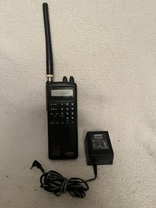 Uniden Bearcat 30 canaux 10 bandes radio scanner portable BC60XLT1 fonctionne très bien - Photo 1/10