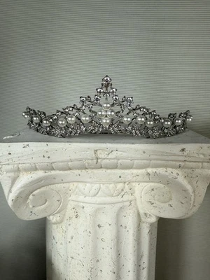 Crystal Beads Faux Pearl Wedding Queen Princess Tiara Crown For Women - Image 1 of 4