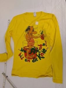 Camisetas.   Proverbios años 80. en alcohol hasta las rodillas y un gráfico - Imagen 1 de 2