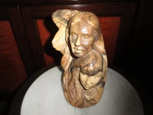 Estatua busto de hombre y mujer - Imagen 1 de 11