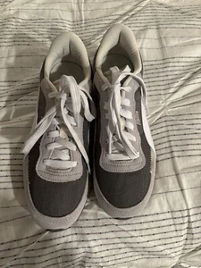Nuevas Zapatillas Puma Blanco/Gris Talla 7.5 Medianas. - Imagen 1 de 6