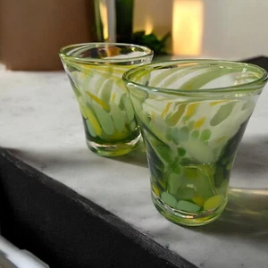 VTG Hand Blown Art 10 oz Glass Tumblers Green Yellow & White Swirl Set of 2 #41 - Picture 1 of 4