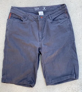 Men's Mountain Hardwear Gray Solid Straight Shorts 34 Zip Hike Outdoors Cotton - Picture 1 of 11