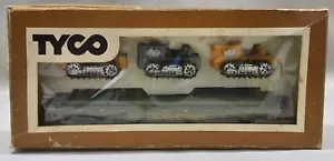 TYCO HO Scale Western Maryland Skid Flat Car w/ 3 Tractors 351A:300 2475 - Imagen 1 de 12