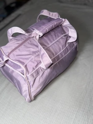 Elles Vintage Duffle Bag -Waterproof Travel Sports Gym Bags 22x25x33cm - Image 1 of 4