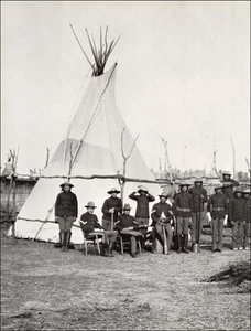 1968 Stampa d'epoca nativi Cheyenne e Arapaho scout in uniforme 1889 di Shuck - Foto 1 di 3