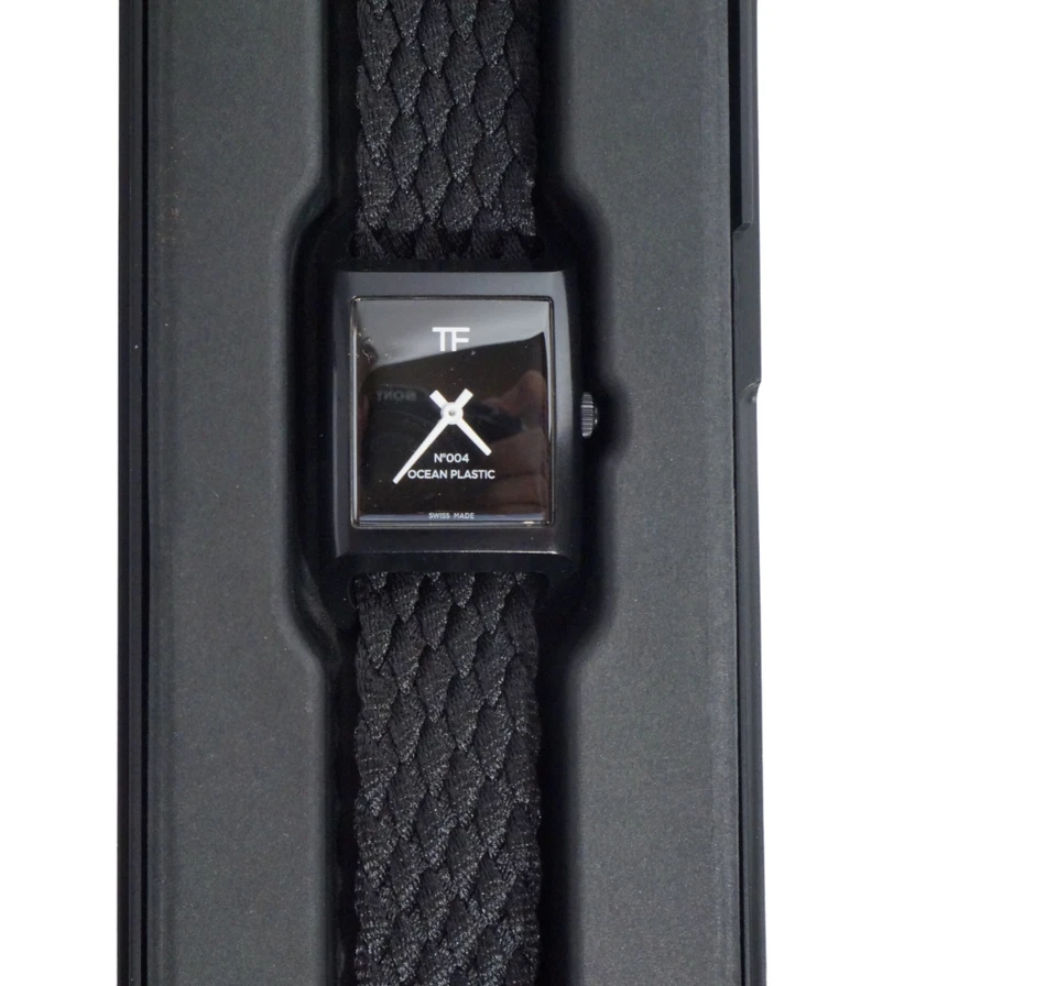 Novo na caixa Tom Ford "No. 004" Ocean Plastic relógio esportivo preto 25mm autenticidade suíça - Imagem 1 de 4