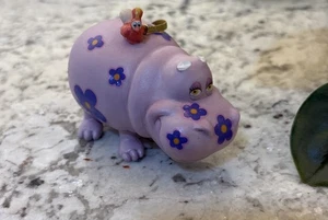 Seltene Disney Parks It's a Small World Keramik Nilpferd Ornament Blumen BESCHÄDIGUNG - Bild 1 von 18