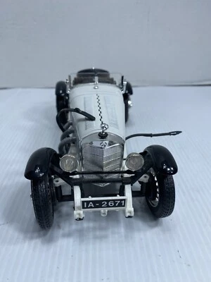 De colección Burago 1928 Mercedes-Benz SSK 1:18 Metal DieCast Coche Hecho en Italia Blanco Foto 1 de 4