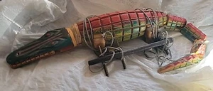 Coccodrillo marionetta in legno colorato fatto a mano arte popolare Thailandia vintage - Foto 1 di 7