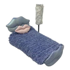 2002 MGA Bratz Funky Fashion Furniture Sparkly Bed With Comforter Pillow Lamp - Picture 1 of 8