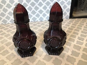 Avon Cape Cod Ruby Red Glass Salt and Pepper shakers 4.5" high x 2.25" wide - Picture 1 of 6