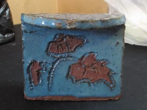Hand Crafted Rustic Wall Pocket 4"X4.5"X2" - Picture 1 of 4