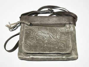 THE SAK Umhängetasche Leder grau Blumenprägung mit verstellbarem Riemen - Bild 1 von 9