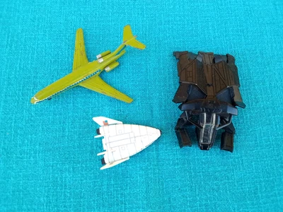 Assorted Retro/Modern Die Cast Metal Vehicles (Batman+Space Shuttle+Boeing 727) - Image 1 of 4