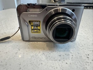Casio EXILIM Hi-Zoom EX-H10 12.1MP Digitalkamera getestet - Akku - ohne Ladegerät - Bild 1 von 10