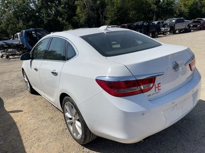 Chasis ECM Asistencia al Conductor Punto Ciego Alerta Opt Uft Se Adapta a 14-17 VERANO 974405 Foto 1 de 4