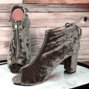 Report Women's Ankle Boots Sz 10W Velvet Front Zip Peep Toe Gray Taupe Heel 3.5" - Picture 1 of 13