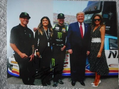 Foto 8x10 firmada por Hailee Deegan y Kurt Busch MONSTRUO Donald Trump y Melania Foto 1 de 2