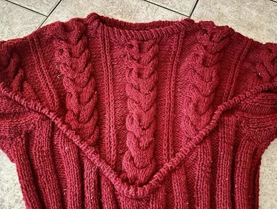 Handmade Bordeaux Strickpulli Mit dickem Zopfmuster Selbstgestrickt Größe L - Bild 1 von 4
