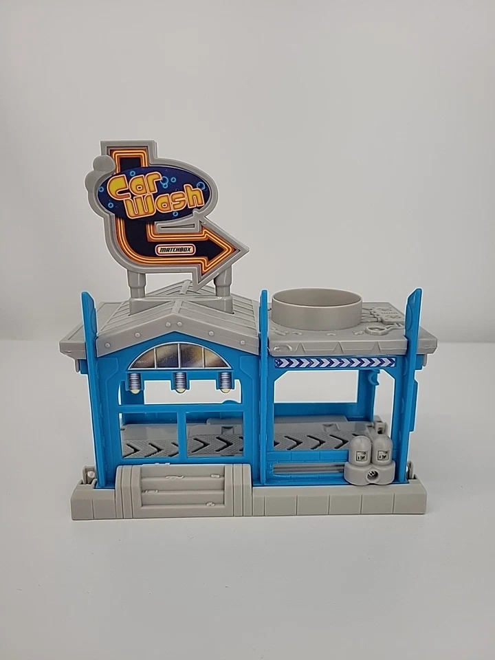 Matchbox Car Wash Playset 2012 With Figurines & Diecast Car New For Parts only - Image 1 of 4