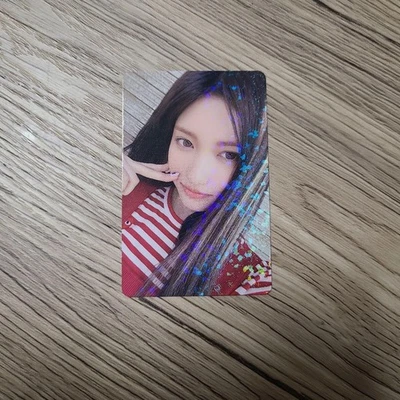 IVE LEESEO Tower Records Shibuya Limited Edition 2 Hologram Photocards - Image 1 of 2