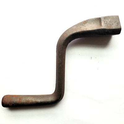 Vintage PUR 459 Vintage Cast Iron Stove Shaker Handle Wood Coal Grate - Image 1 of 2