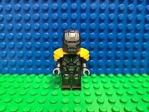 LEGO Iron Man Mark MK 25 Minifigure 76212 sh0823 Marvel Heroes CMF Lot Striker - Picture 1 of 6