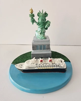 Figura Estatua de la Libertad de Minnie Mouse de Nueva York de Disney Cruise Lines Nueva en Caja Foto 1 de 4