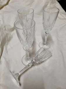 4 copas de vino acanaladas de cristal de 7,75" de alto - Imagen 1 de 6