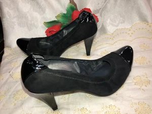 Stuart Weitzman Made in Spain Women Black Suede Leather heel Shoes. US- Sz-7M. - Picture 1 of 12