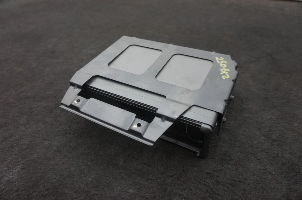 Unidad de reproductor cambiador de CD de inserción de disco OEM 99364513000 Porsche 911 Turbo 996 1996-01 Foto 1 de 4