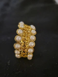 Bracciale Vintage Avon Finte Perle Tono Oro Doppia Fila Perle Maglia Larga Passerella - Foto 1 di 6