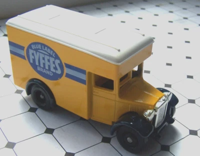 LLEDO, DENNIS VAN, FYFFES BANANAS, , BLUE LABEL BRAND, DIE CAST MODEL, VINTAGE - Image 1 of 4