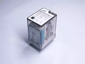 55.32.9.024.0080 Finder relè plug-in 24VDC DPDT 10A 250VAC 8 pin - Foto 1 di 2
