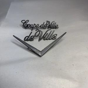 VINTAGE 1965 66 CADILLAC V HOOD EMBLEM OEM GM 1605391/ Coupe Deville /deville - Bild 1 von 15