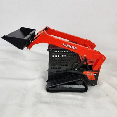 NEW RAY ORANGE KUBOTA SVL 90-2, Pre-owned Very Good Condition. - Image 1 of 4